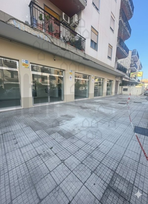 locale commerciale in vendita a Messina in zona Contesse