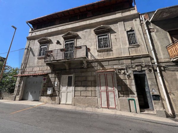 casa indipendente in vendita a Messina