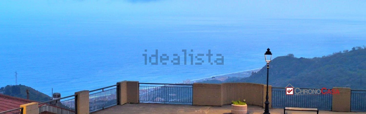 casa semindipendente in vendita a Messina in zona Centro Storico