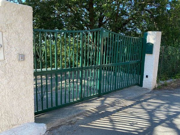 casa indipendente in vendita a Messina in zona Castanea delle Furie