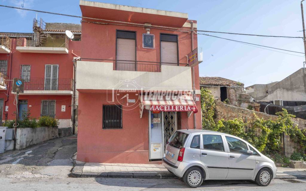 appartamento in vendita a Messina in zona Santa Lucia
