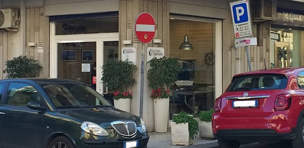 locale commerciale in vendita a Messina in zona Centro Storico