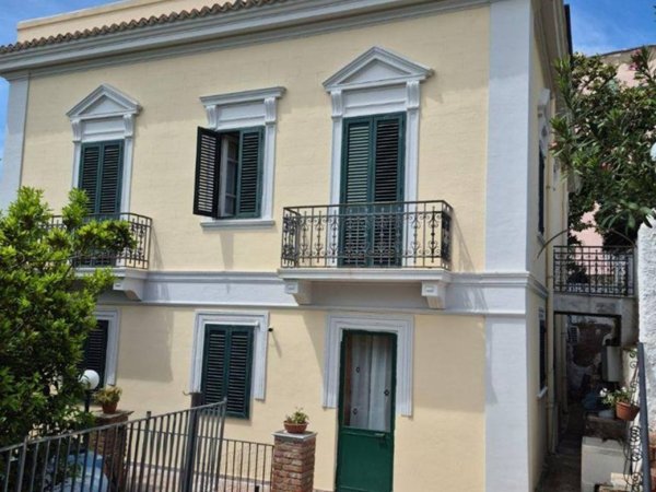 casa indipendente in vendita a Messina in zona Santissima Annunziata