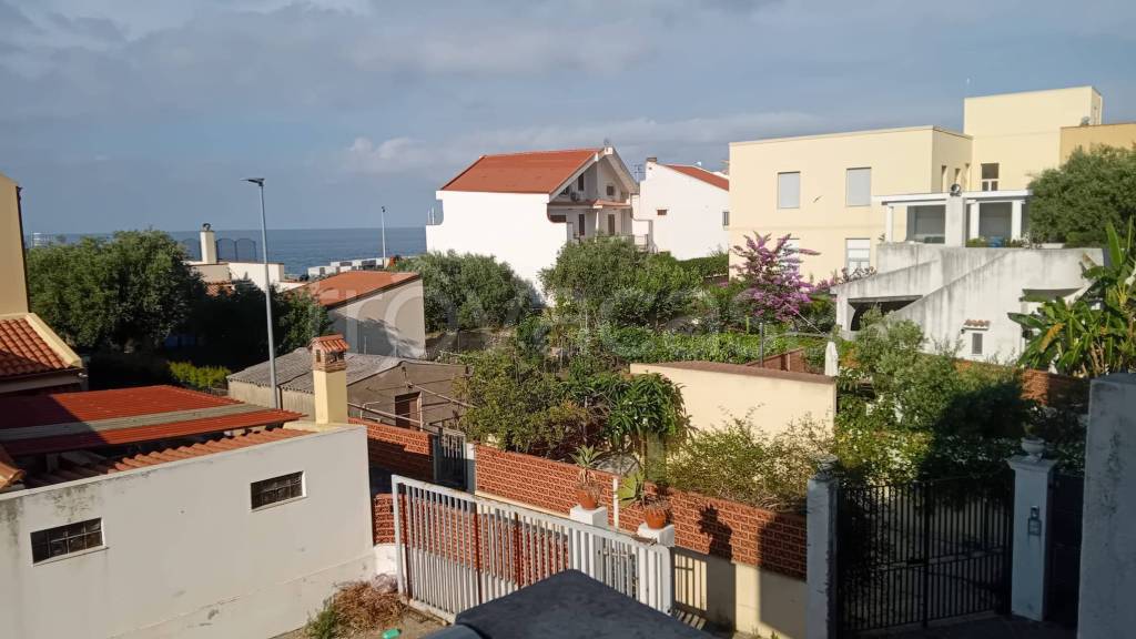 appartamento in vendita a Messina in zona Acqualadroni