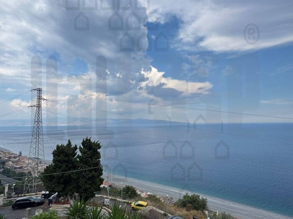 casa indipendente in vendita a Messina in zona Centro Storico