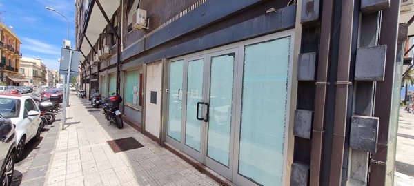 locale commerciale in vendita a Messina in zona Centro Storico