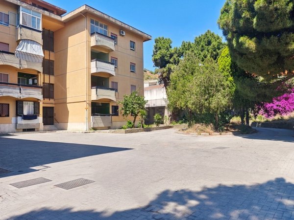 appartamento in vendita a Messina in zona Santa Lucia