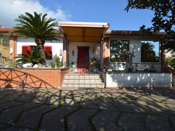 casa indipendente in vendita a Messina in zona San Filippo
