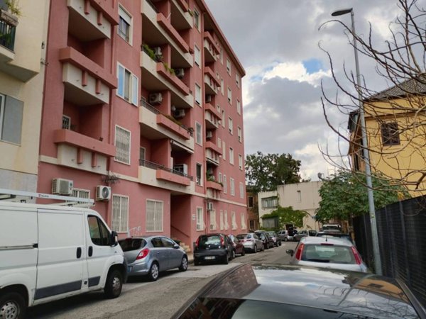 locale commerciale in vendita a Messina