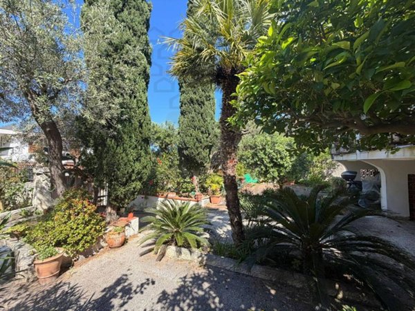 casa indipendente in vendita a Messina in zona Mortelle