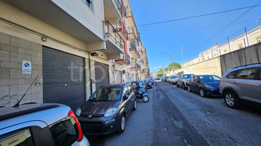 locale commerciale in vendita a Messina