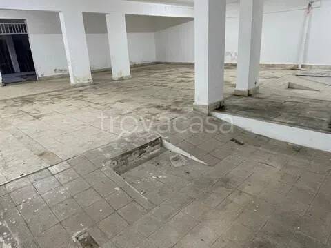 negozio in vendita a Messina in zona Giampilieri Superiore