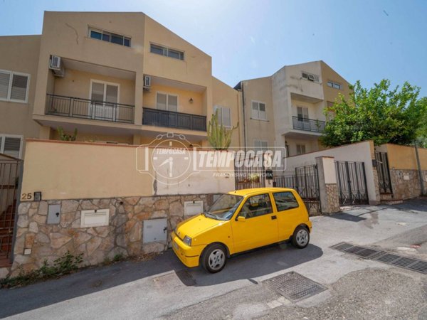 appartamento in vendita a Messina in zona Santa Lucia