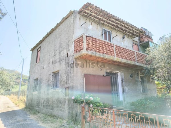 casa indipendente in vendita a Messina in zona Rodia