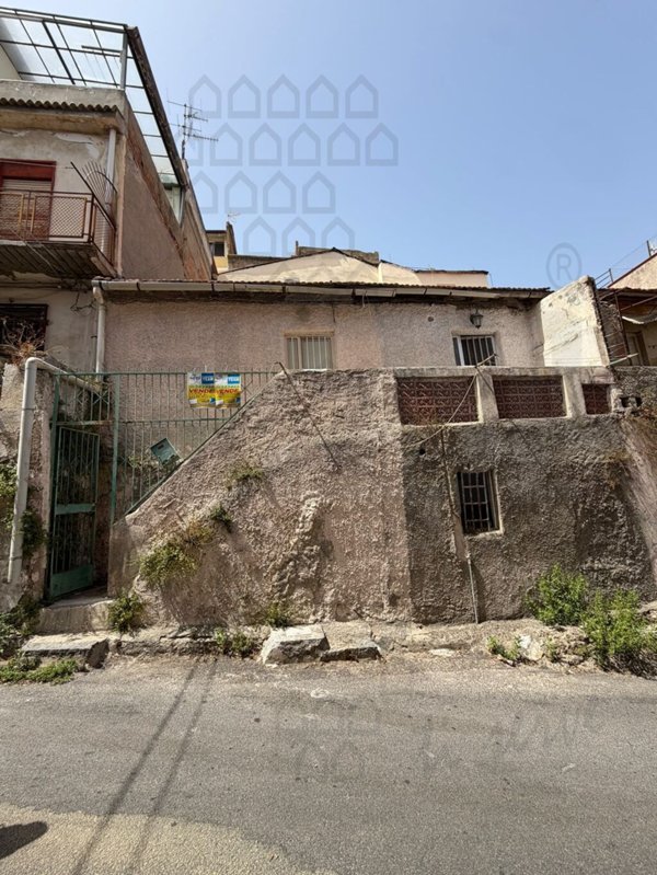 casa indipendente in vendita a Messina