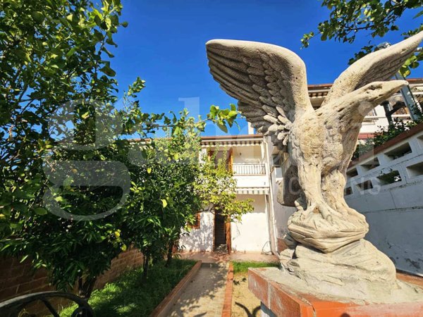 casa indipendente in vendita a Messina