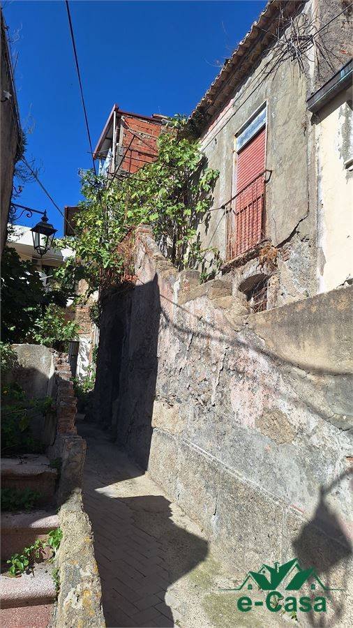 casa indipendente in vendita a Messina