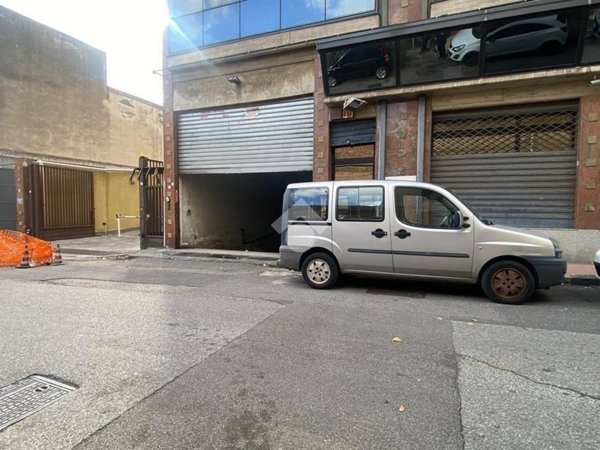 locale commerciale in vendita a Messina