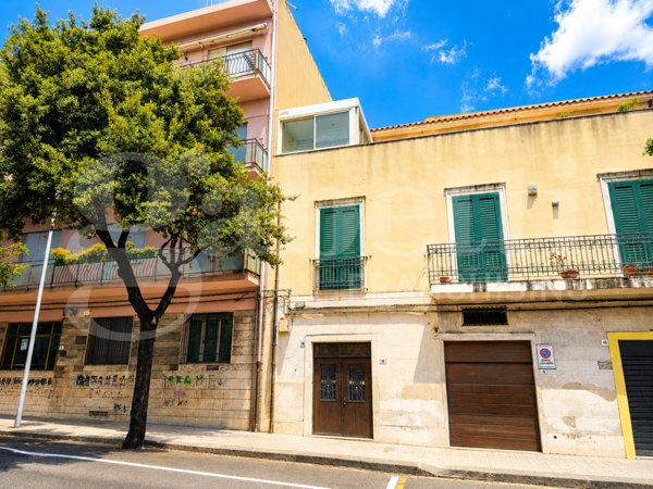 negozio in vendita a Messina in zona Centro Storico