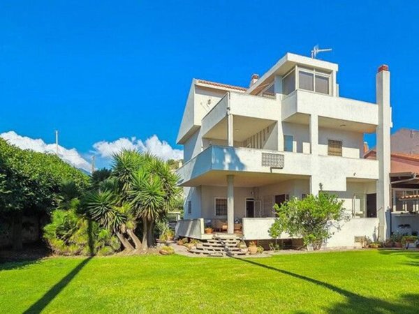 casa indipendente in vendita a Messina in zona Galati Marina