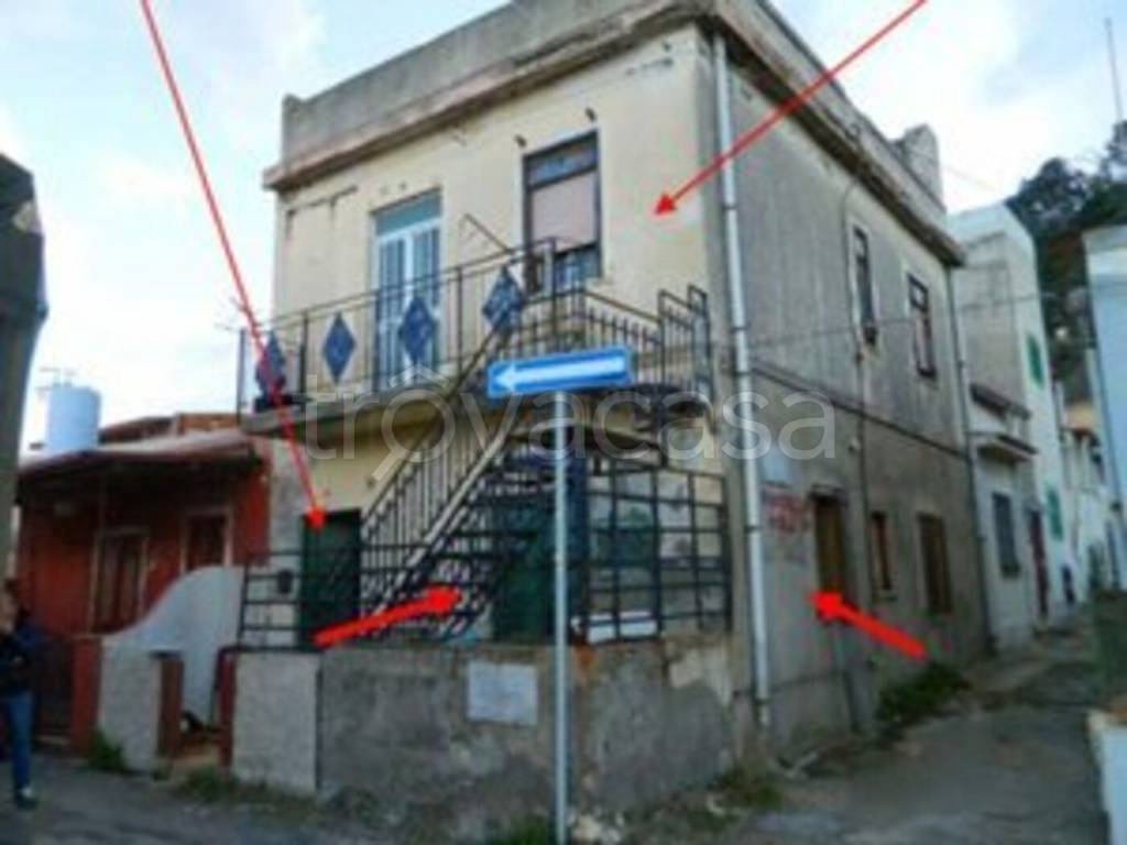 appartamento in vendita a Messina in zona Acqualadroni