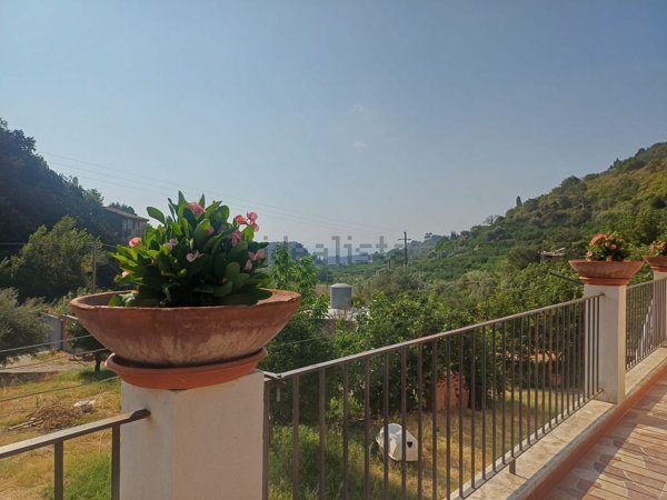 casa indipendente in vendita a Messina in zona Santo Stefano Medio