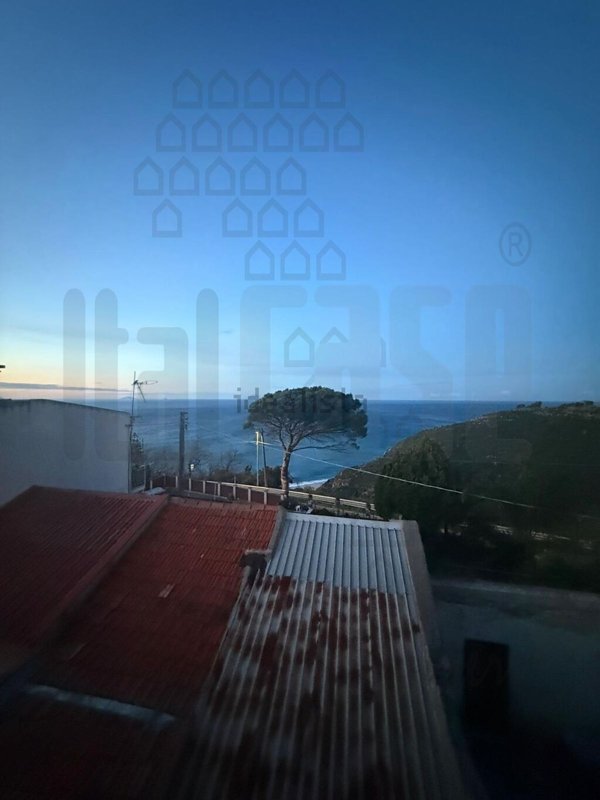 appartamento in vendita a Messina in zona Spartà
