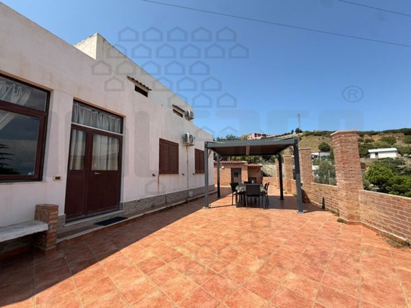 casa indipendente in vendita a Messina in zona Curcuraci
