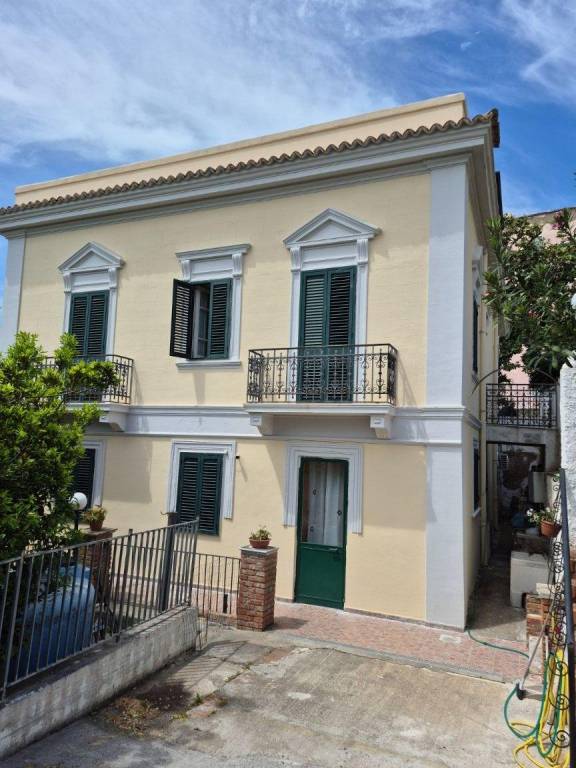 casa indipendente in vendita a Messina in zona Santissima Annunziata