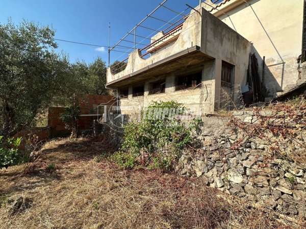 casa indipendente in vendita a Messina in zona Ganzirri