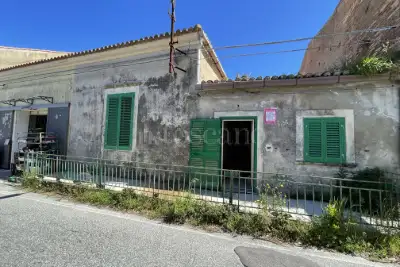 casa indipendente in vendita a Messina in zona Gesso