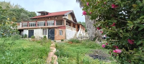 casa indipendente in vendita a Messina in zona Faro Superiore