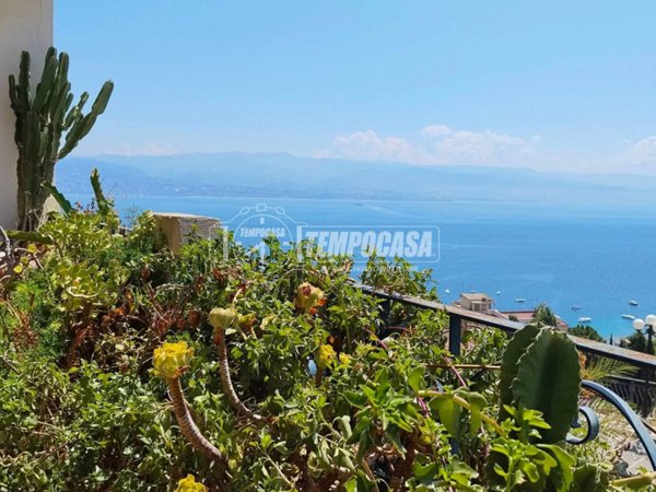 appartamento in vendita a Messina in zona Santissima Annunziata