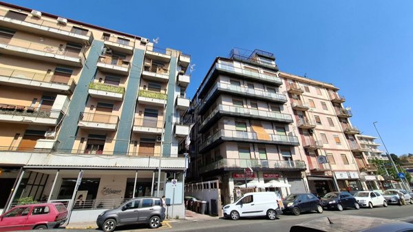 locale commerciale in vendita a Messina in zona Contesse