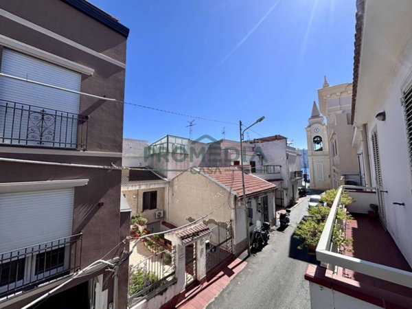 casa indipendente in vendita a Messina in zona Torre Faro