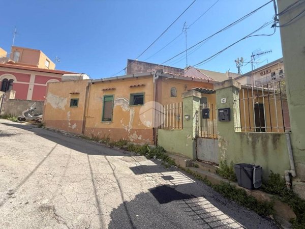 casa indipendente in vendita a Messina in zona Gazzi