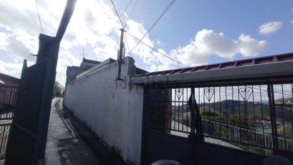 casa indipendente in vendita a Messina