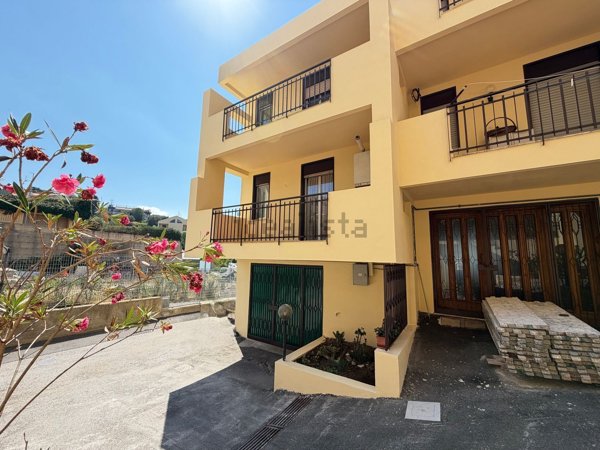 casa indipendente in vendita a Messina in zona Ganzirri