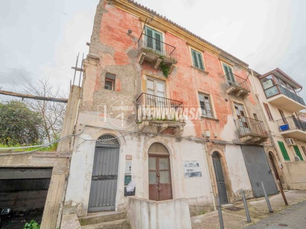 casa indipendente in vendita a Messina in zona Santa Lucia