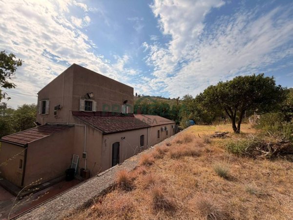 casa indipendente in vendita a Messina in zona Zafferìa