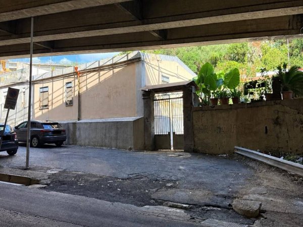 casa indipendente in vendita a Messina