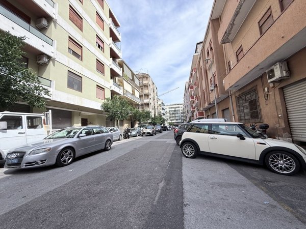 locale commerciale in vendita a Messina