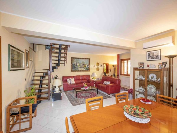 casa indipendente in vendita a Messina in zona Ganzirri
