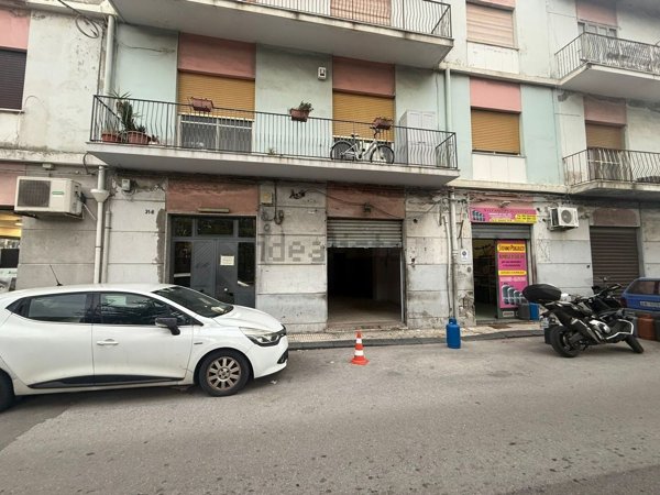 locale commerciale in vendita a Messina in zona Gazzi