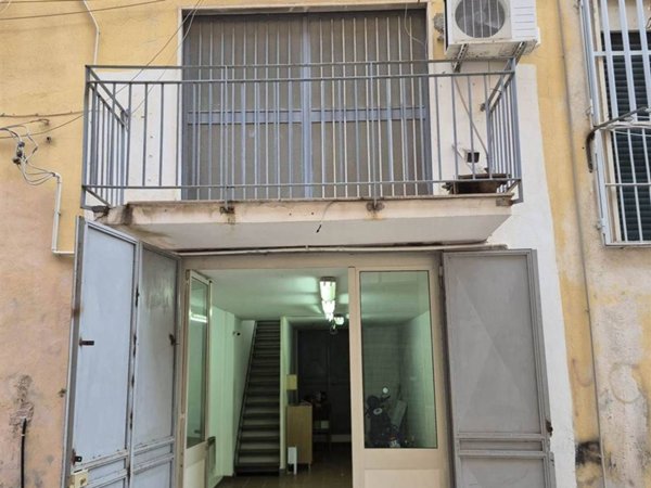 casa indipendente in vendita a Messina in zona Centro Storico