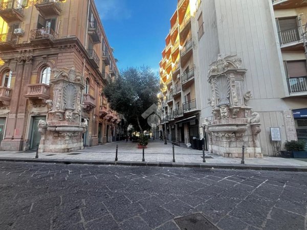locale commerciale in vendita a Messina in zona Centro Storico