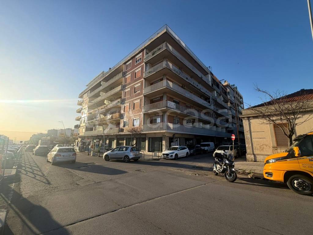 locale commerciale in vendita a Messina