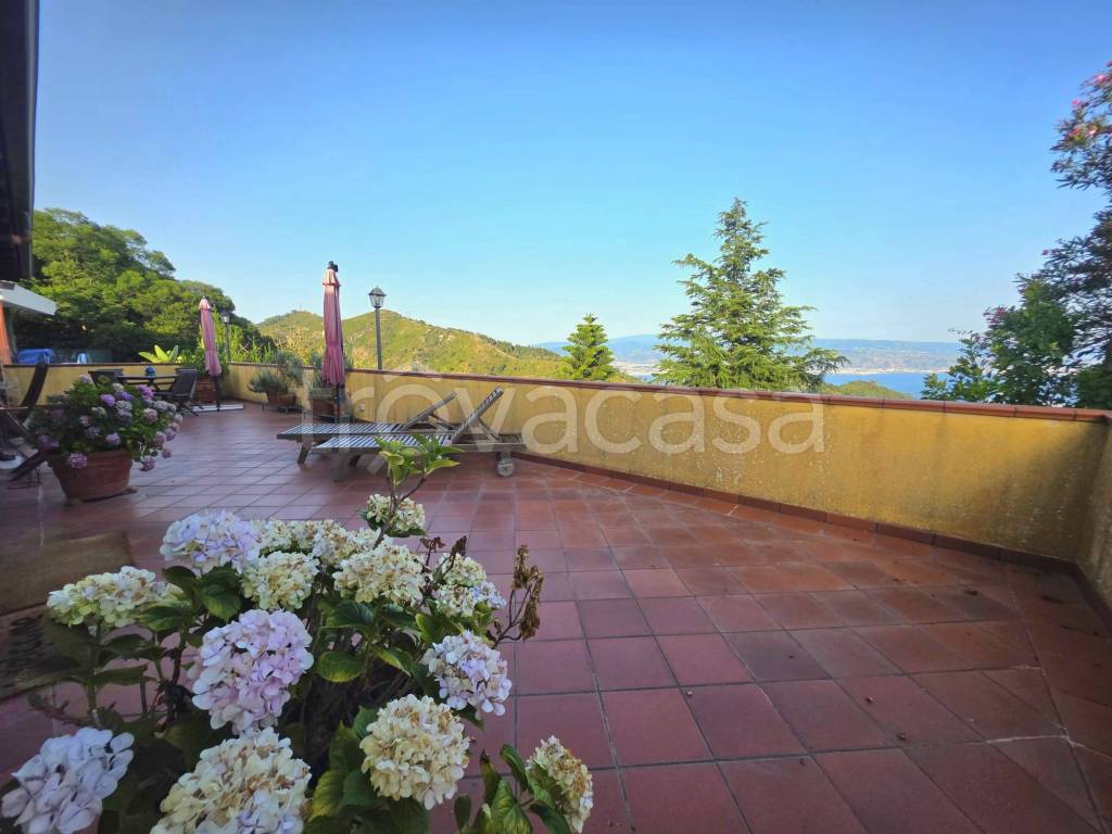 casa indipendente in vendita a Messina in zona San Filippo