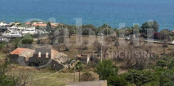 casa indipendente in vendita a Messina