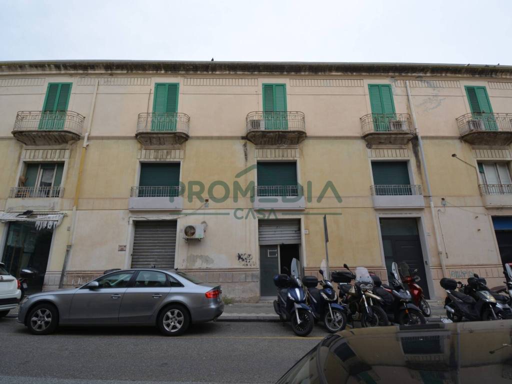 locale commerciale in vendita a Messina